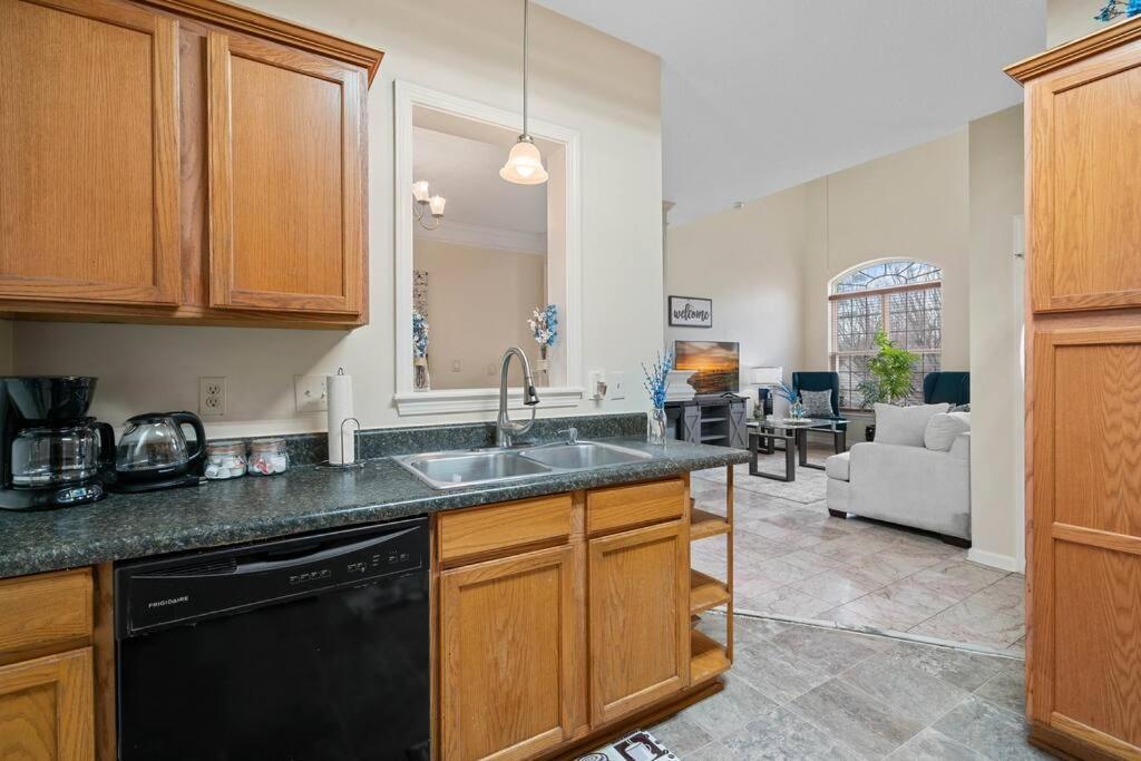 Cozy 4B 2 5B University Home King Beds Jacuzzi Σάρλοτ Εξωτερικό φωτογραφία