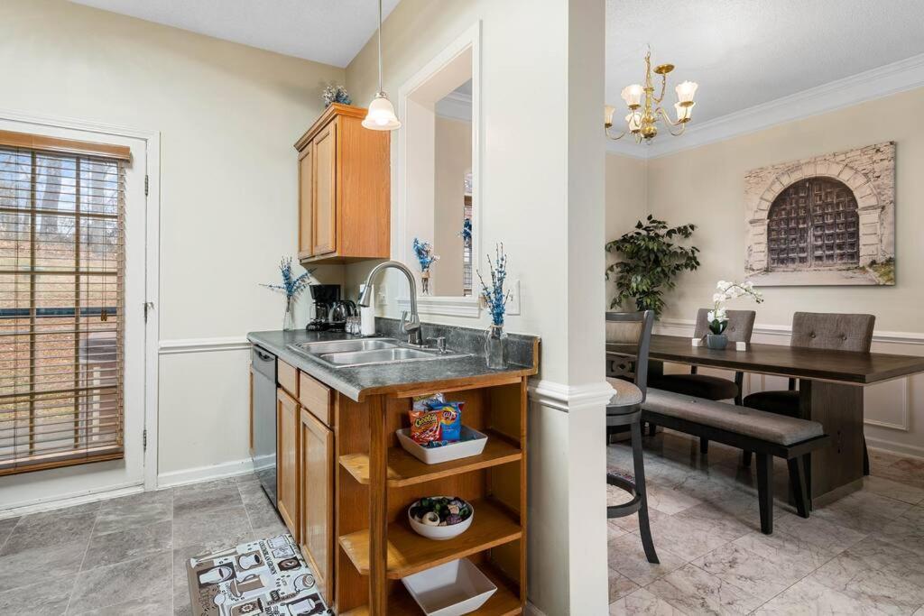 Cozy 4B 2 5B University Home King Beds Jacuzzi Σάρλοτ Εξωτερικό φωτογραφία