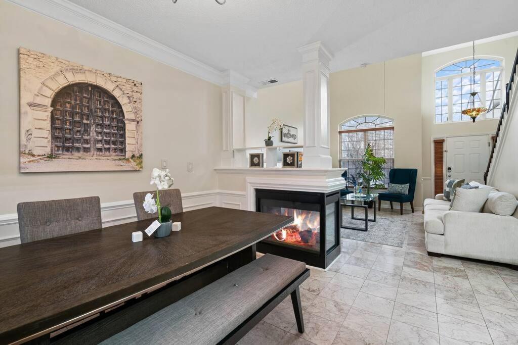 Cozy 4B 2 5B University Home King Beds Jacuzzi Σάρλοτ Εξωτερικό φωτογραφία