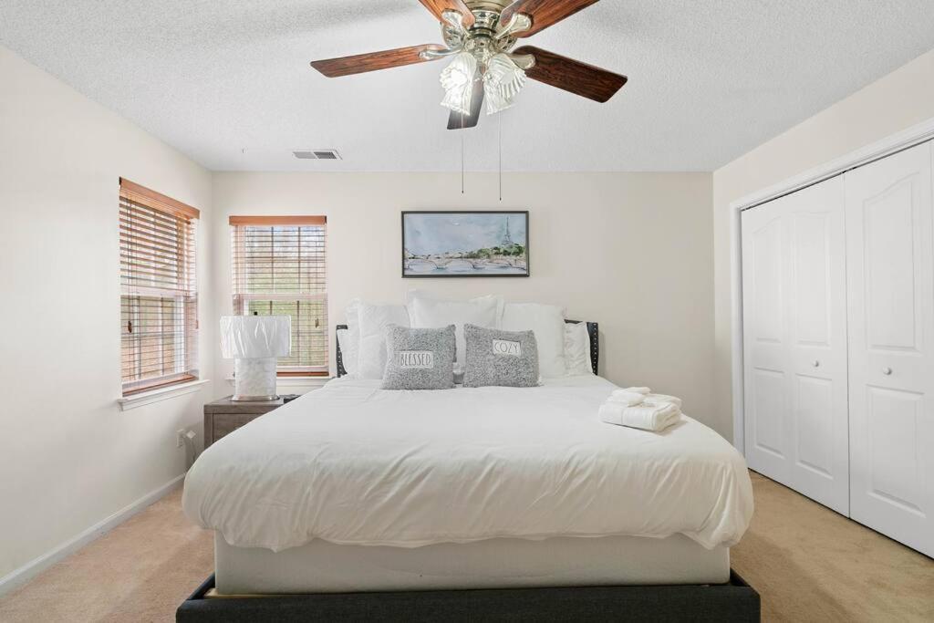 Cozy 4B 2 5B University Home King Beds Jacuzzi Σάρλοτ Εξωτερικό φωτογραφία
