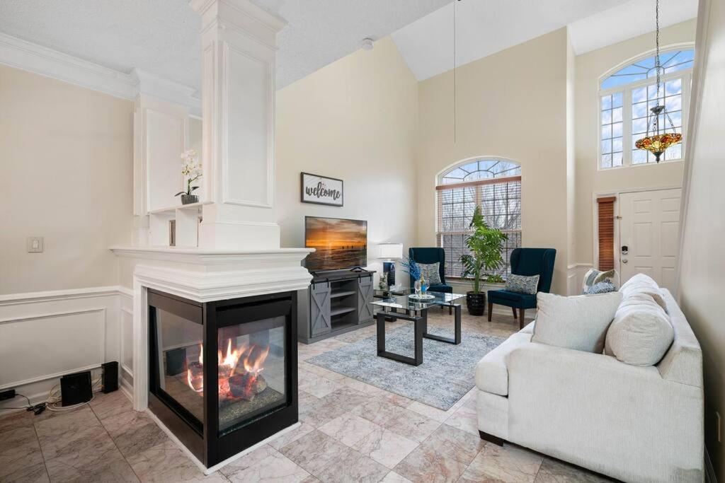 Cozy 4B 2 5B University Home King Beds Jacuzzi Σάρλοτ Εξωτερικό φωτογραφία